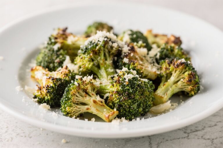 Garlic Parmesan Roasted Broccoli – Crispy, Savory, and Simple